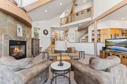 Aspenglow Chalet Above Downtown