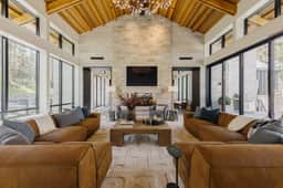 Lone Star Lodge