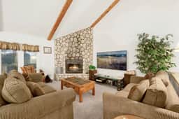 1218-Bear Golf Inn