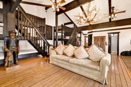 1842-Black Diamond Chalet