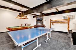 1842-Black Diamond Chalet