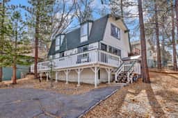 2093-Pinewood Inn