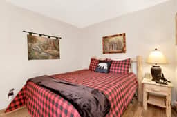 2380-Mockingbird Mountain Getaway