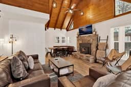 2458-Twin Pines Lodge