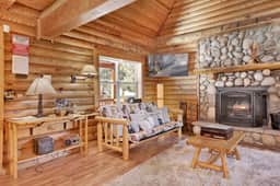 2455-Binky's Mountain Hideaway