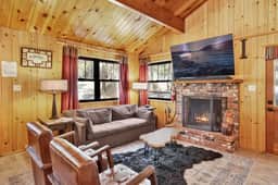 2464-Bruin Chalet