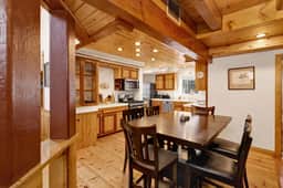 445-Summit Hideaway