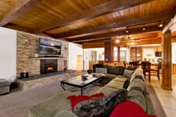 445-Summit Hideaway