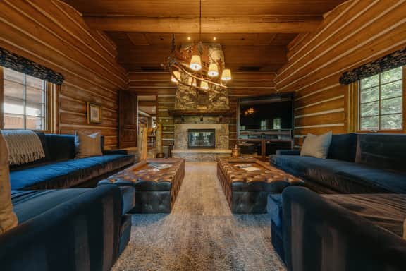 Daybreak Lodge at Bachelor Gulch
