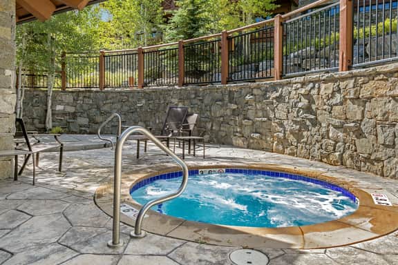Snowflake Chateau at Hummingbird Lodge