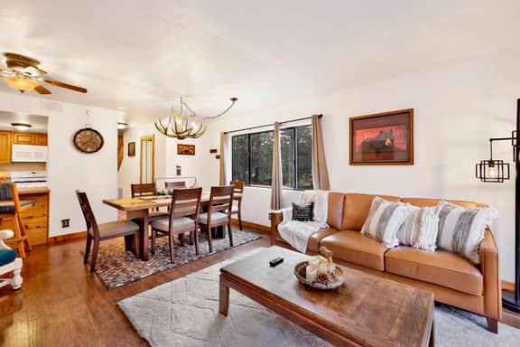 1411-Inn Between Pines