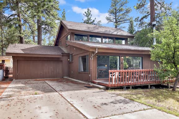 121-Lakeview Fishing House