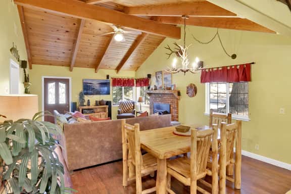 1235-Lazy Bear Lodge