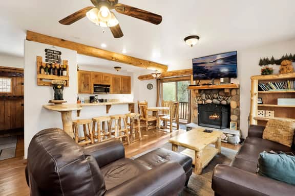 1494-Living Log Cabin