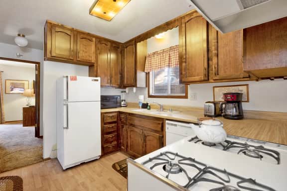 1529-Cedar Pines