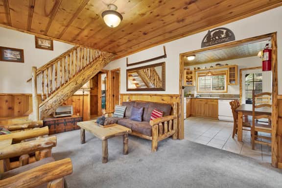 537-Nine Pines Lodge