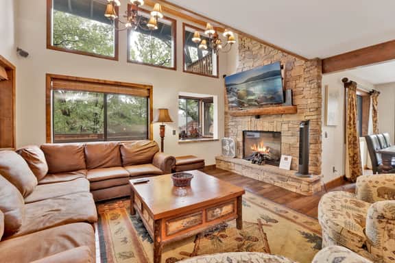 1888 - Luxury Lodge