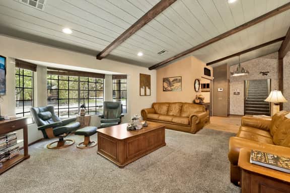 2012-Moose Manor