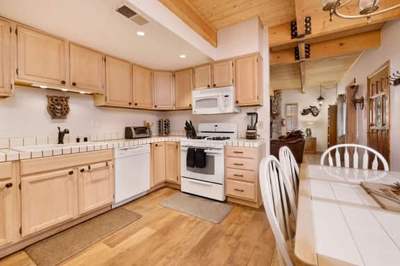 2028 - Whiskey Mountain Lodge