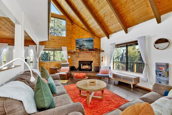 2048-Chimney Peak Chalet