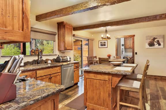 2080-Eagle Point Lodge
