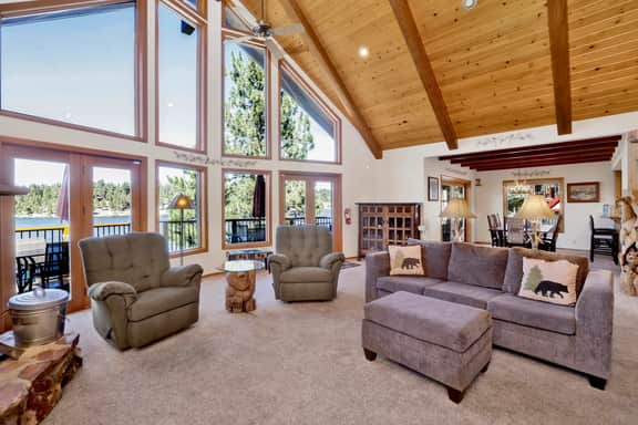 2098-Cove Lakefront Chalet