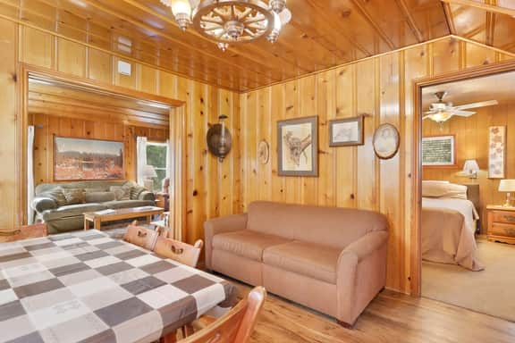 2096-Pinglewood Cabin