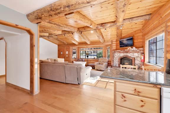 2142-The Alps Lodge