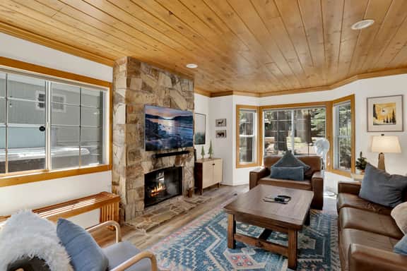 2293-Green Canoe Cabin