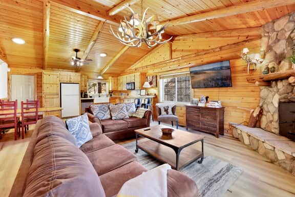 2346-Crescenta Pines Log Cabin