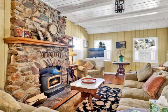 2360 -The Winding Lane House Est 1932