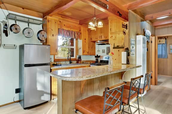 2386-Kozy Cabin