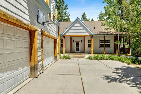 2524-Castlewood Retreat