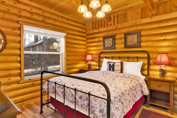 2561-Cub's Cabin