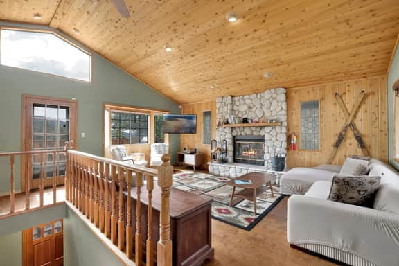 2570-Moonridge Treehouse