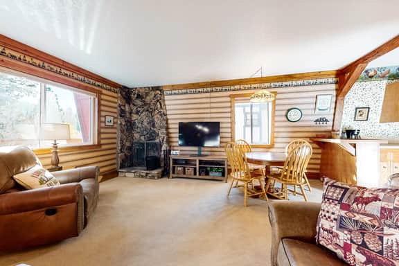 124-Lazy Bear Barn