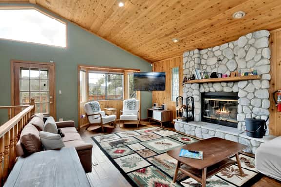 2570-Moonridge Treehouse