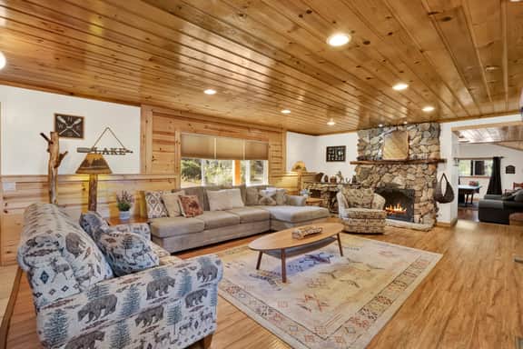 610-Entertainment Cabin