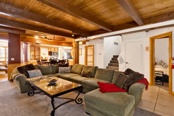 445-Summit Hideaway