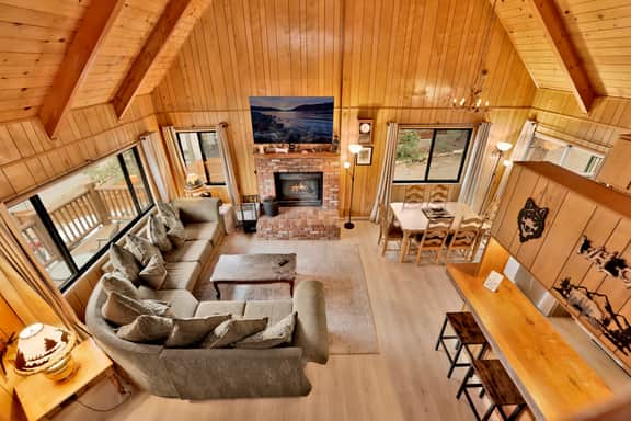 2585-Lakeview Pines Log Cabin