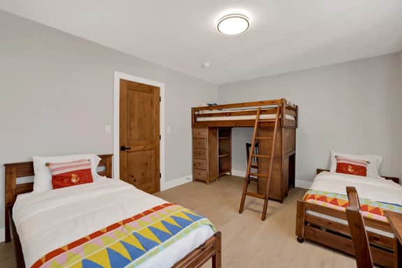 2596-Pine Woods Retreat