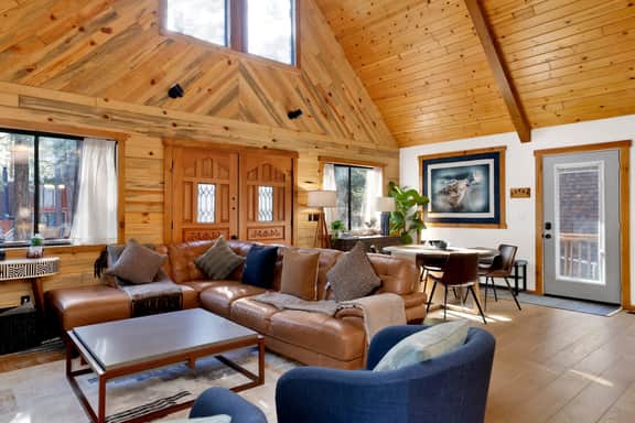 2611- Hot Tub Haus