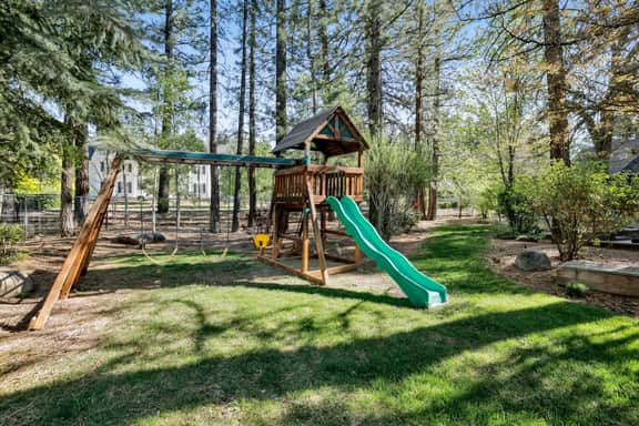 2652- Copper Pine Retreat