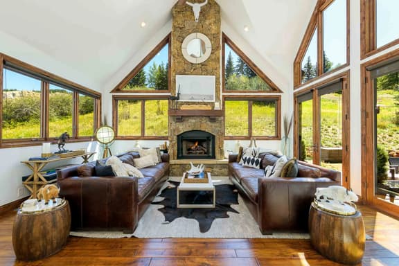 Arrowpines Lodge