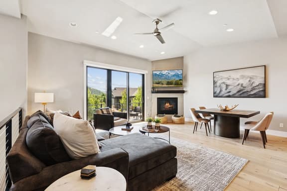 Holly Frost Chalet