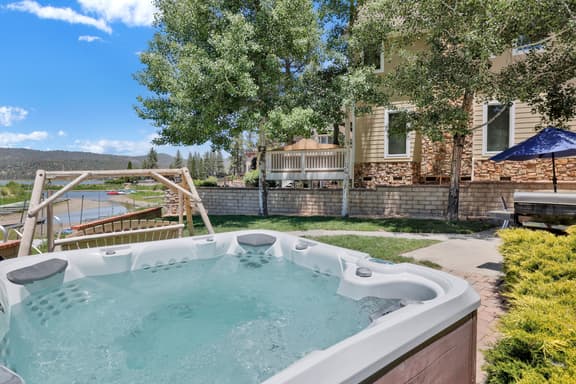 2120-Lakeview Getaway