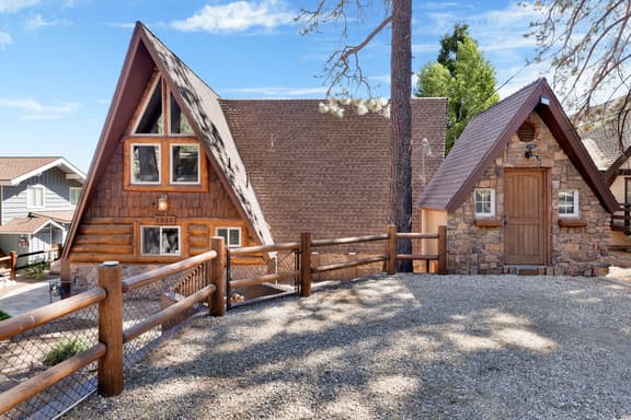 2152-Big Bear Den