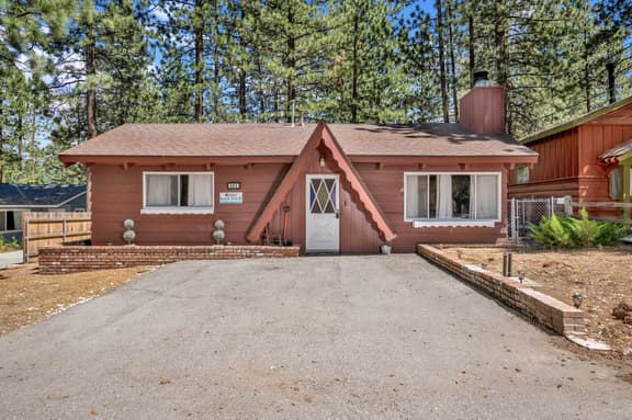 2191-Pine Cone Cottage
