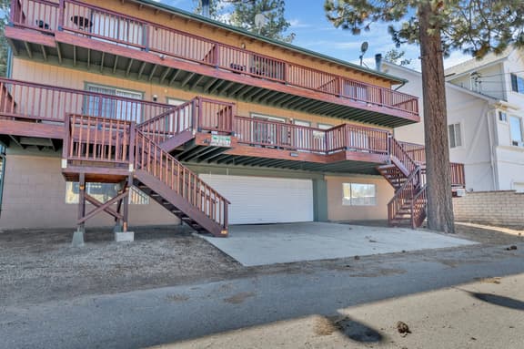 2205-Brownie's Den