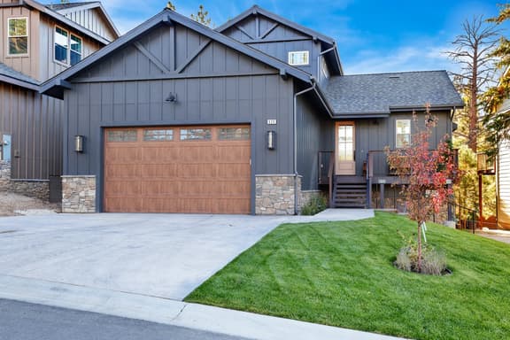 2301- Pine Meadow Village Castle